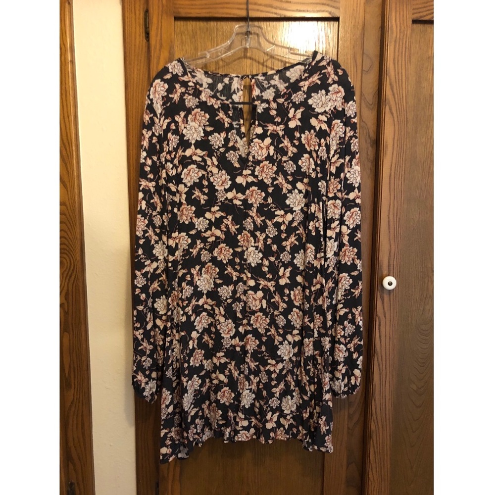 Aeropostale Gray floral Long-sleeve Dress Size L